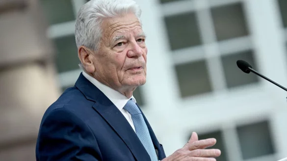 Alt-Bundespr&auml;sident Joachim Gauck fordert mehr Entschlossenheit beim Schutz der Menschenw&uuml;rde. (Archivfoto) - &copy; Britta Pedersen/dpa