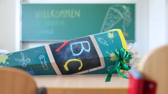 Die Zahl der Erstkl&auml;ssler in Deutschland sinkt erneut. (Symbolbild) - &copy; Jan Woitas/dpa