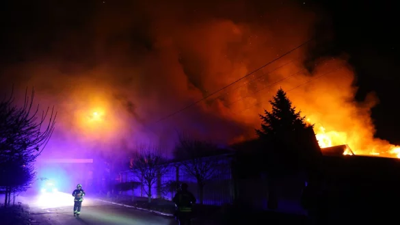 Die s&uuml;dostukrainische Gro&szlig;stadt Saporischschja ist regelm&auml;&szlig;ig Ziel russischer Gleitbombenangriffe. (Archivbild) - &copy; Kateryna Klochko/AP/dpa