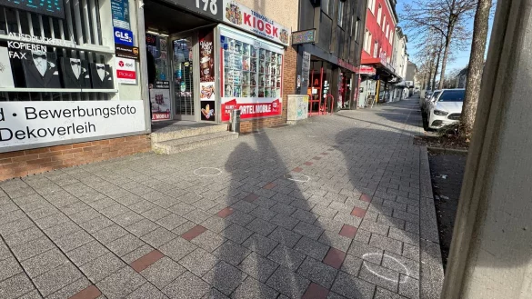 Ein 27-J&auml;hriger ist in Dortmund vor einem Kiosk von mehreren Sch&uuml;ssen getroffen worden. - &copy; Justin Brosch/dpa