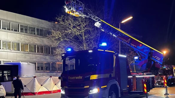 Ein Linienbusfahrer hat einen 14 Jahre alten Fahrradfahrer in Kamen im Kreis Unna überfahren und tödlich verletzt. - © Justin Brosch/dpa