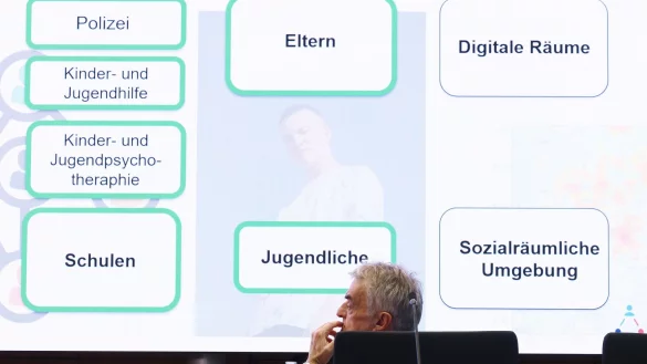 Forscher sto&szlig;en auf m&ouml;gliche Ursachen f&uuml;r gestiegene Jugendkriminalit&auml;t - &copy; David Young/dpa