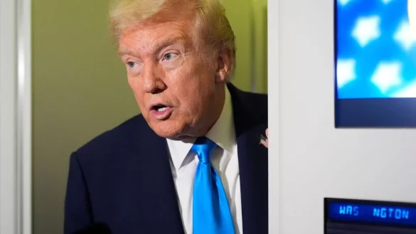 Trump macht Druck auf die Hamas, weitere tote Geiseln schnell zu &uuml;bergeben. - &copy; Mark Schiefelbein/AP/dpa