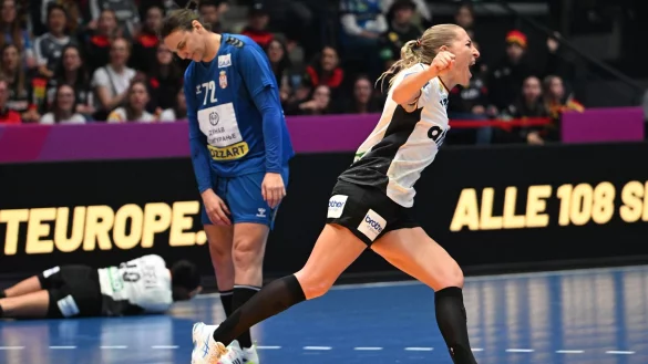 Die deutschen Handballerinnen haben das letzte WM-Vorrundenspiel gegen Serbien gewonnen. - © Marijan Murat/dpa