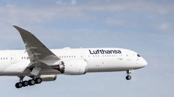 Die Maschine wurde nach Boston umgeleitet, wo der Verd&auml;chtige festgenommen wurde. (Symbolbild) - &copy; Hannes P Albert/dpa