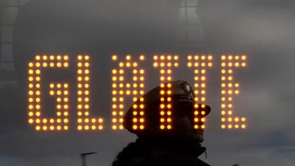 In Teilen von NRW kann es stellenweise glatt werden (Archiv). - &copy; Marijan Murat/dpa