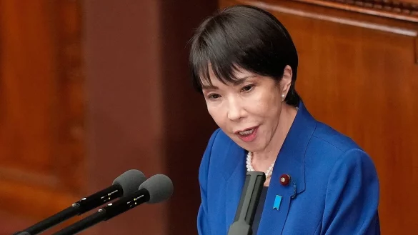 Japans erste Regierungschefin Takaichi hebt den Verteidigungsetat schneller an als bislang geplant. - &copy; Eugene Hoshiko/AP/dpa