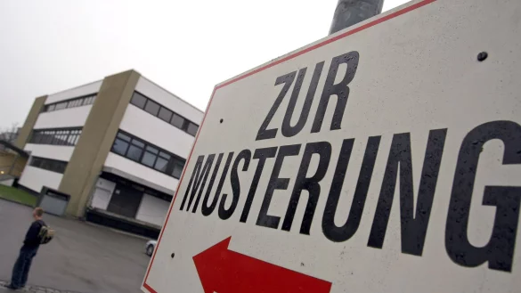 Die Ablehnung des Losverfahrens ist bei Anh&auml;ngern aller Parteien hoch. (Archivbild) - &copy; picture alliance / dpa