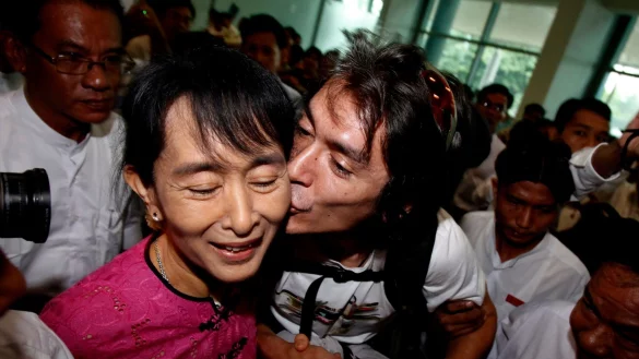 Kim Aris, der Sohn der inhaftierten Friedensnobelpreistr&auml;gerin Aung San Suu Kyi, wendet sich immer wieder mit Videos an die &Ouml;ffentlichkeit. (Archivbild) - &copy; Nyein Chan Naing/dpa