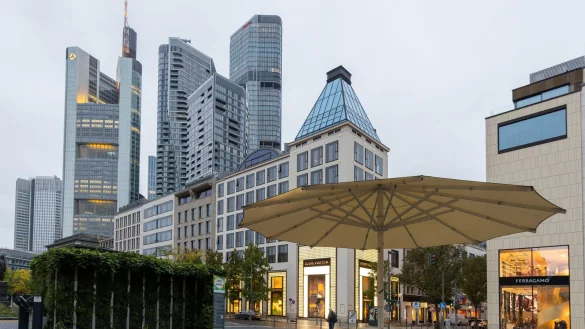 Nass wird es die kommenden Tage im ganzen Land immer mal wieder. (Archivbild) - © Helmut Fricke/dpa