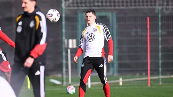 &laquo;Florian hat bewusst einen Schritt gemacht, um ein noch besserer Fu&szlig;baller zu werden&raquo;, sagt Florian Wirtz&rsquo; Vater &uuml;ber den Wechsel seines Sohns nach England. - &copy; David Inderlied/dpa