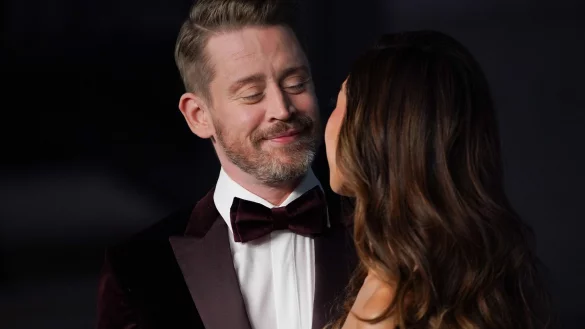 Der fr&uuml;here Kinderstar und &laquo;Kevin&raquo;-Darsteller Macaulay Culkin m&ouml;chte seine kleinen S&ouml;hne so lange wie m&ouml;glich im Dunkeln &uuml;ber seine Rolle in dem Weihnachtsklassiker lassen. (Archivbild) - &copy; Jordan Strauss/Invision/AP/dpa