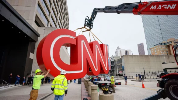 Zu Warner Bros. Discovery gehört auch der Nachrichtensender CNN. (Archivbild) - © Miguel Martinez/Atlanta Journal-Constitution via AP/dpa