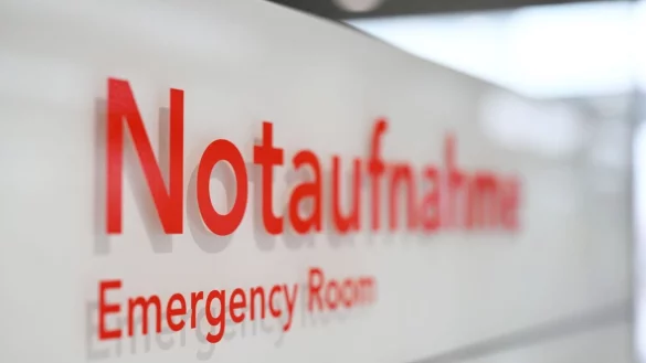 Die Zahl der ambulanten Notfallbehandlungen in NRW ist gestiegen. (Archivbild) - © Marijan Murat/dpa