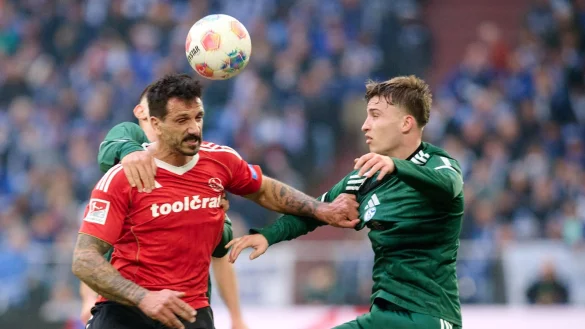 Becker trifft erneut f&uuml;r die Schalker. - &copy; Bernd Thissen/dpa