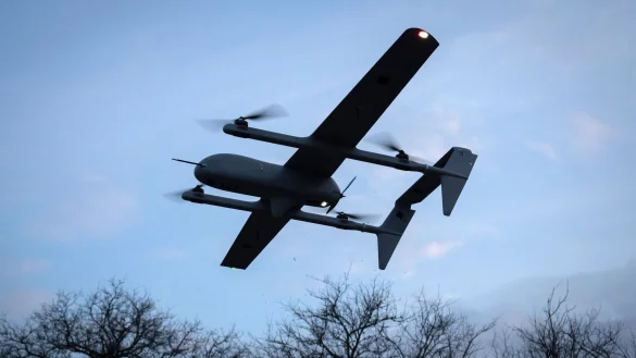 Die Ukraine greift mit Drohnen in ihrem Abwehrkampf gegen Moskaus Angriffskrieg immer wieder auch Ziele in Russland an. (Archivbild) - &copy; Efrem Lukatsky/AP/dpa