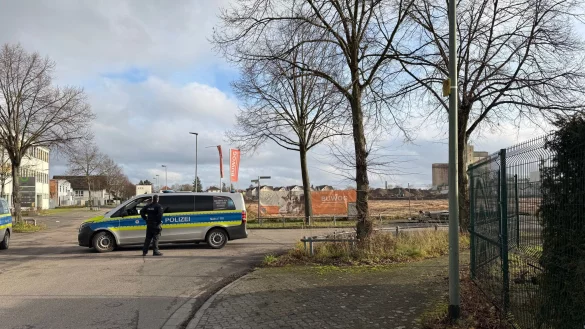 Rund 4.500 Menschen mussten ihre Wohnungen für die Sprengung verlassen. - © Michael Bauer/dpa