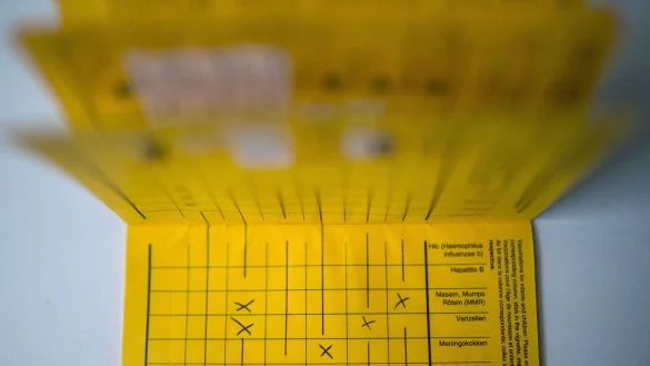 Eine fr&uuml;he Impfung gegen Meningokokken ist in Deutschland Standard. - &copy; Sophia Kembowski/dpa/dpa-tmn