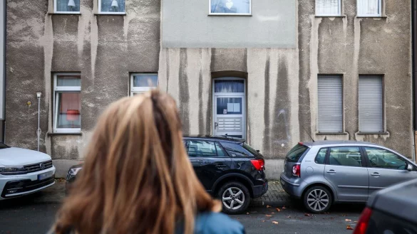 Von dem Einsatz, bei dem ein gehörloses zwölfjähriges Mädchen von dem Schuss aus einer Dienstwaffe lebensgefährlich verletzt wurde, gibt es keine Bodycam-Aufnahmen. (Archivfoto) - © Christoph Reichwein/dpa