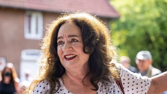 Die Künstlerin freut sich auf viele Lesungen und Bühnenauftritte. (Archivbild) - © David Inderlied/dpa