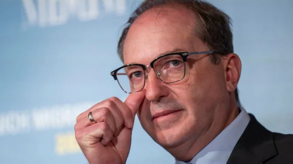 Bundesinnenminister Alexander Dobrindt will beim Thema Migration weiter Druck machen und die europ&auml;ische Asylpolitik &laquo;sch&auml;rfen und h&auml;rten&raquo; - konkrete Ergebnisse gab es beim Treffen mit seinen Amtskollegen in M&uuml;nchen aber keine. - &copy; Peter Kneffel/dpa