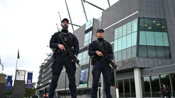 Laut der Polizei in Australien haben die Attent&auml;ter vom Bondi Beach f&uuml;r den Anschlag trainiert. - &copy; James Ross/AAP/dpa