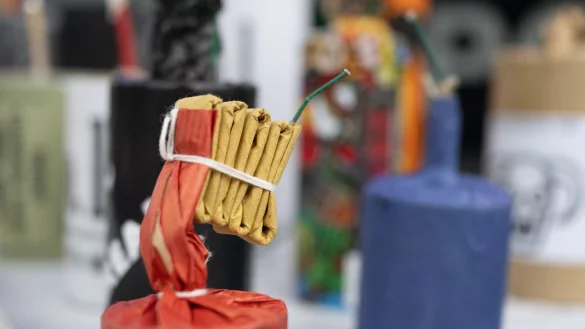 In Duisburg sind B&ouml;ller auf Stra&szlig;enbahnen geworfen worden. (Archivbild) - &copy; Sebastian Kahnert/dpa