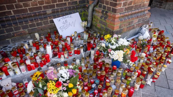 Die Anteilnahme an dem Tod des achtjährigen Fabian ist groß. - © Stefan Sauer/dpa