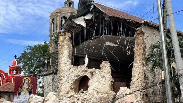 Viele Geb&auml;ude wurden v&ouml;llig zerst&ouml;rt. - &copy; Uncredited/AP/dpa
