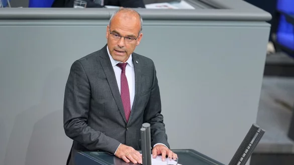 Der AfD-Abgeordnete Rainer Rothfu&szlig; war nach eigenen Angaben schon vor einem Jahr bei einem Treffen in Russland mit Anwesenheit Medwedews. (Archivbild) - &copy; Michael Kappeler/dpa