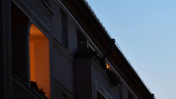 Auf der Suche nach einer neuen Wohnung bewarb sich eine Frau 2022 per Internetformular auf ein Inserat. - &copy; Sebastian Gollnow/dpa