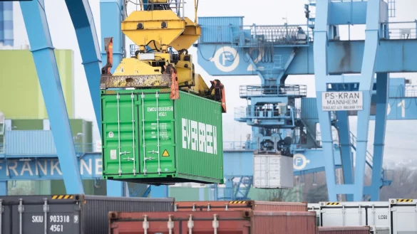 Der DIHK sieht noch einen langen Ausweg aus der Krise (Archivbild) - &copy; Sebastian Gollnow/dpa