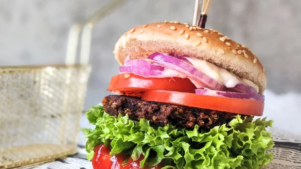 Ein neues Gutachten im Auftrag von Foodwatch hält ein EU-Verbot für Begriffe wie «Veggie-Burger» für rechtswidrig. - © Doreen Hassek/haupstadtkueche.blogspot.com/dpa-tmn