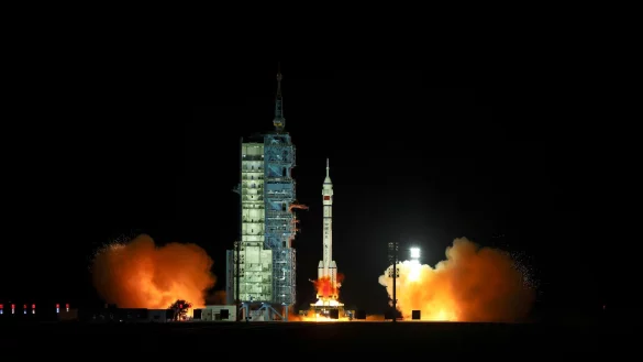 Mit der Mission &laquo;Shenzhou 21&raquo; setzt China sein ehrgeiziges Raumfahrtprogramm fort. - &copy; Wang Jiangbo/XinHua/dpa