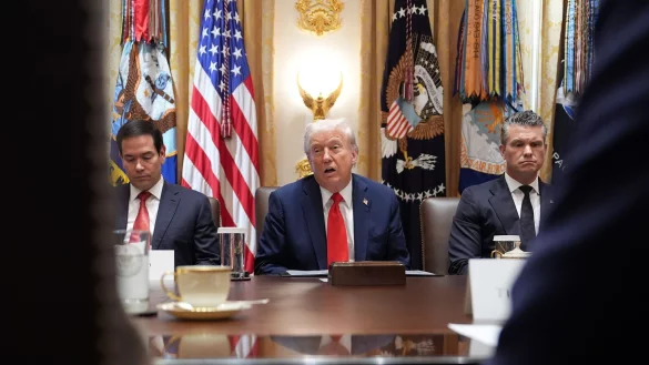 Trump sagt, man müsse den Demokraten «einen kleinen Vorgeschmack ihrer eigenen Medizin geben». - © Evan Vucci/AP/dpa