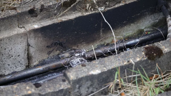 Immer wieder verüben Unbekannte Anschläge auf Bahnstrecken. (Archivfoto) - © Christoph Reichwein/dpa