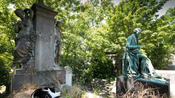 Historische Grabst&auml;tten auf Pariser Friedh&ouml;fen warten auf eine neue Nutzung. (Archivbild) - &copy; picture alliance / dpa