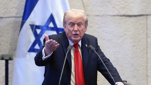 «Wir wollen nur in Frieden leben», sagte Donald Trump an die Adresse Teherans. - © Evelyn Hockstein/Pool Reuters/AP/dpa