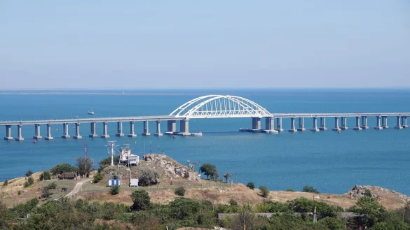 Der Archäologe soll in der Stadt Kertsch, von der auch die von Moskau erbaute Brücke zum russischen Festland führt, illegale Ausgrabungen vorgenommen haben. (Archivbild) - © Ulf Mauder/dpa