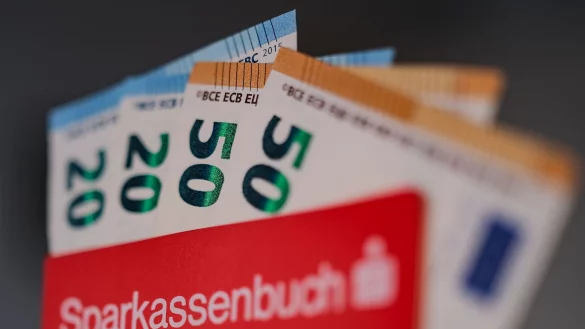 Die Deutschen sind ber&uuml;hmt f&uuml;r ihre Sparsamkeit. Anleger in anderen L&auml;ndern machen aber mehr aus ihrem Geld. (Symbolbild) - &copy; Oliver Berg/dpa/dpa-tmn