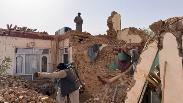 Bei dem Erdbeben in Afghanistan gab es viele Tote. - &copy; Sirat Noori/AP/dpa