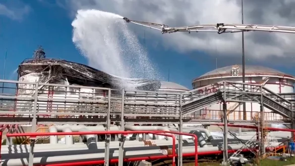 In der Region Krasnodar hat ein ukrainischer Drohnenangriff erneut ein Lager mit Erd&ouml;lprodukten getroffen. (Archivbild) - &copy; Uncredited/Russian Emergency Ministry Press Service/AP/dpa