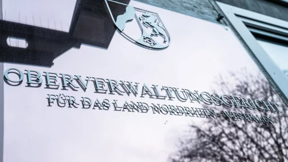 Das NRW-Oberverwaltungsgericht hat Klagen zum Versammlungsrecht in der heute ger&auml;umten Ortschaft L&uuml;tzerath f&uuml;r unzul&auml;ssig erkl&auml;rt. (Archivbild) - &copy; Guido Kirchner/dpa