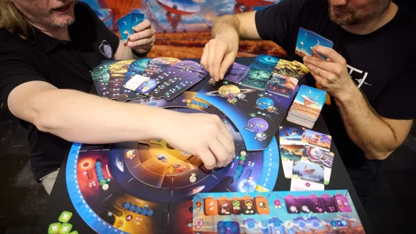 Brettspiele sind nach Branchenangaben weiter stark gefragt. - &copy; Bernd Thissen/dpa