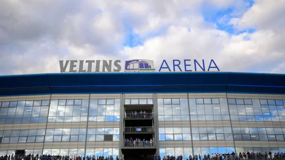 Schalke 04 und der Namenssponsor der Arena verl&auml;ngern den Vertrag. (Archivbild) - &copy; Anke Waelischmiller/dpa