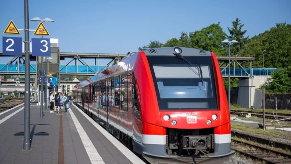 Unternehmen in der Eifel fordern einen zweigleisigen Ausbau der Eifelstrecke (Archivbild) - &copy; Harald Tittel/dpa