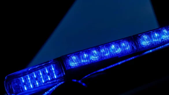 Bei einer Explosion in K&ouml;ln sind mehrere Fahrzeuge besch&auml;digt worden. (Symbolbild) - &copy; Rolf Vennenbernd/dpa