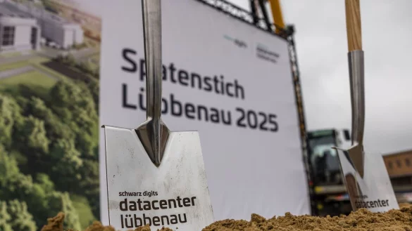 Das &laquo;Datacenter L&uuml;bbenau&raquo; soll im Regelbetrieb mit Gr&uuml;nstrom betrieben werden. - &copy; Frank Hammerschmidt/dpa