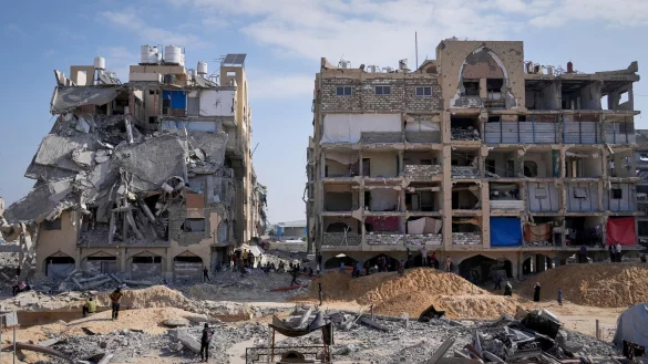 Zerst&ouml;rte Geb&auml;ude in Chan Junis. (Archivbild) - &copy; Abdel Kareem Hana/AP/dpa