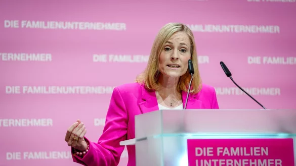 Marie-Christine Ostermann hat den Umgang des Wirtschaftsverbands Die Familienunternehmer mit der AfD korrigiert. (Archivbild) - © Kay Nietfeld/dpa